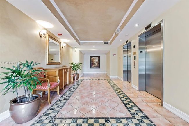 1406 - 19999 E Country Club Dr, Condo with 2 bedrooms, 2 bathrooms and null parking in Aventura FL | Image 22