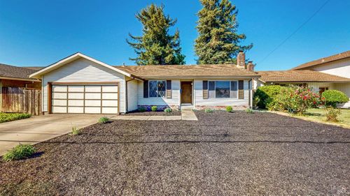 626 Ely Blvd S, Petaluma, CA, 94954-4602 | Card Image