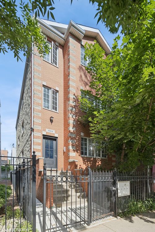2-1064 N Marshfield Ave, Chicago, IL, 60622-3812 | Card Image