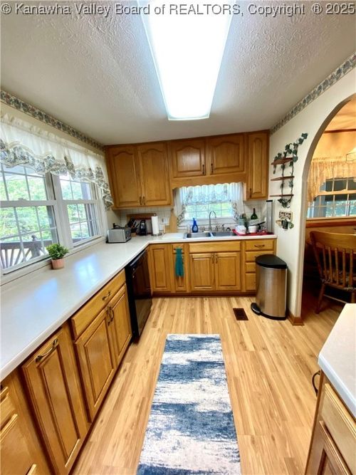 5211 Flatwoods Rd, Ravenswood, WV, 26164-8568 | Card Image