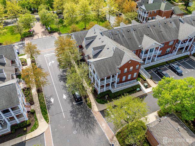 52 Central Square Park, Townhouse with 2 bedrooms, 2 bathrooms and null parking in Metuchen NJ | Image 6