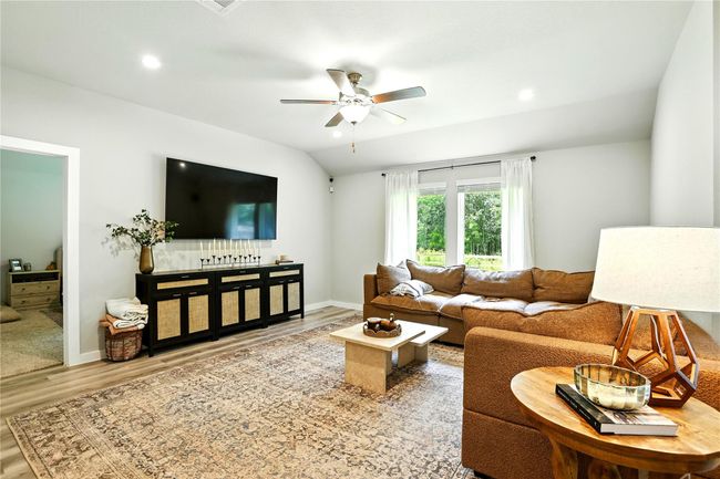 621 Little Spring Ct, House other with 4 bedrooms, 2 bathrooms and 2 parking in Anahuac TX | Image 14