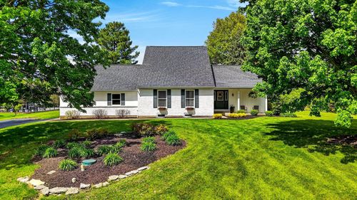 8238 W Ohio State Ln Nw, Lancaster, OH, 43130-9271 | Card Image
