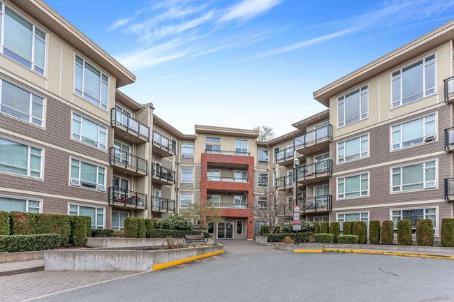C326 - 20211 66 Avenue, Condo with 1 bedrooms, 1 bathrooms and 1 parking in Langley BC | Image 2