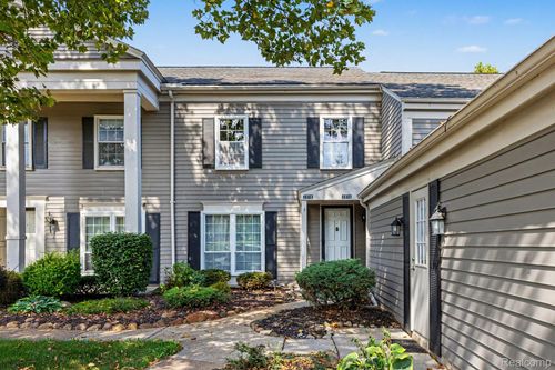 2618 Williamsburg Cir, Auburn Hills, MI, 48326-3545 | Card Image