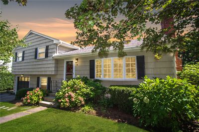 4 Bailey Terrace, House other with 3 bedrooms, 2 bathrooms and 5 parking in Middletown RI | Image 1