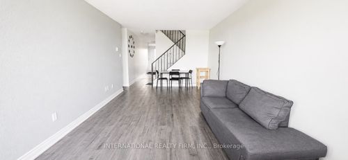 308-40 Sunny Glenway, East York, ON, M3C2Z2 | Card Image