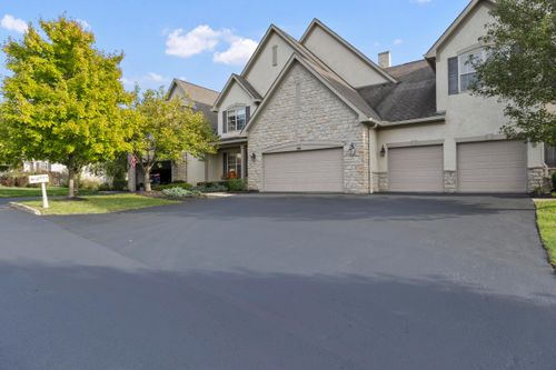 4983 Scenic Creek Dr, Powell, OH, 43065-6047 | Card Image