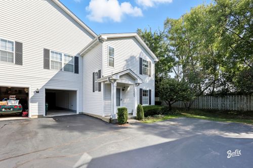 1303 Orleans Dr, Mundelein, IL, 60060-4861 | Card Image