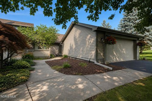 3062 Pleasant Hill Rd, Maumee, OH, 43537-9635 | Card Image