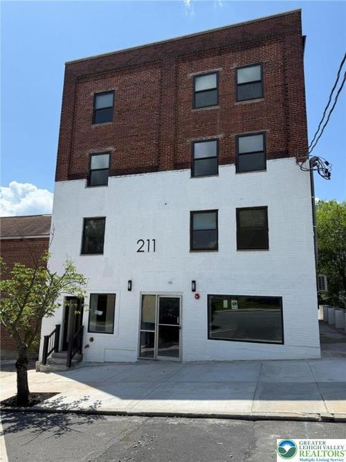 7-211 South St, Lehightn Boro, PA, 18235-2012 | Card Image
