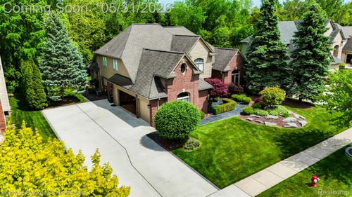 43662 Vintners Place Dr, Sterling Heights, MI, 48314-1333 | Card Image