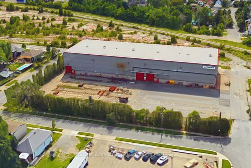 77 Myrtle Ave, Welland, ON, L3B2A8 | Card Image