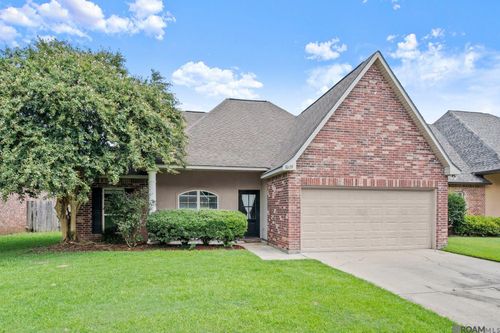10139 Angela Dr, Denham Springs, LA, 70706-1830 | Card Image