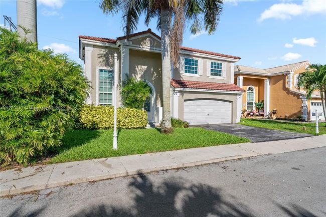 611 Royal Palm Way, House other with 4 bedrooms, 3 bathrooms and null parking in Davie FL | Image 39