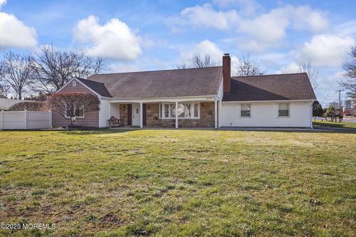 2 Varnum Ln, Manalapan, NJ, 07726-2923 | Card Image