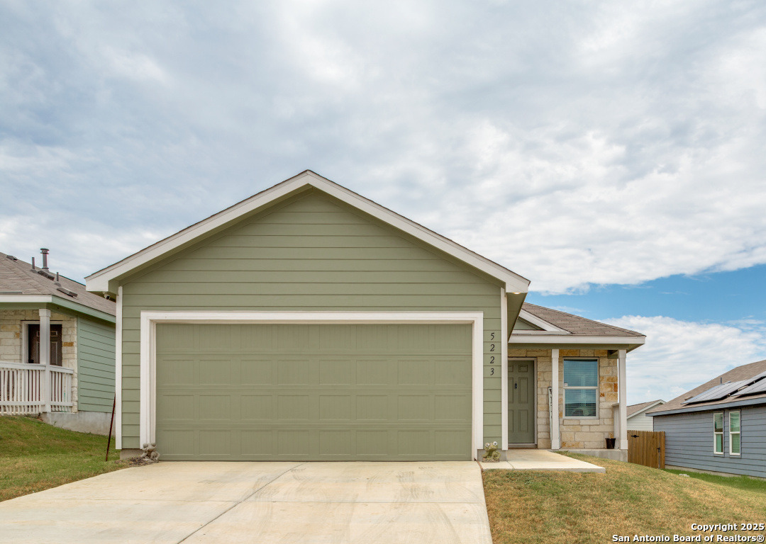 Residential Lease in Converse