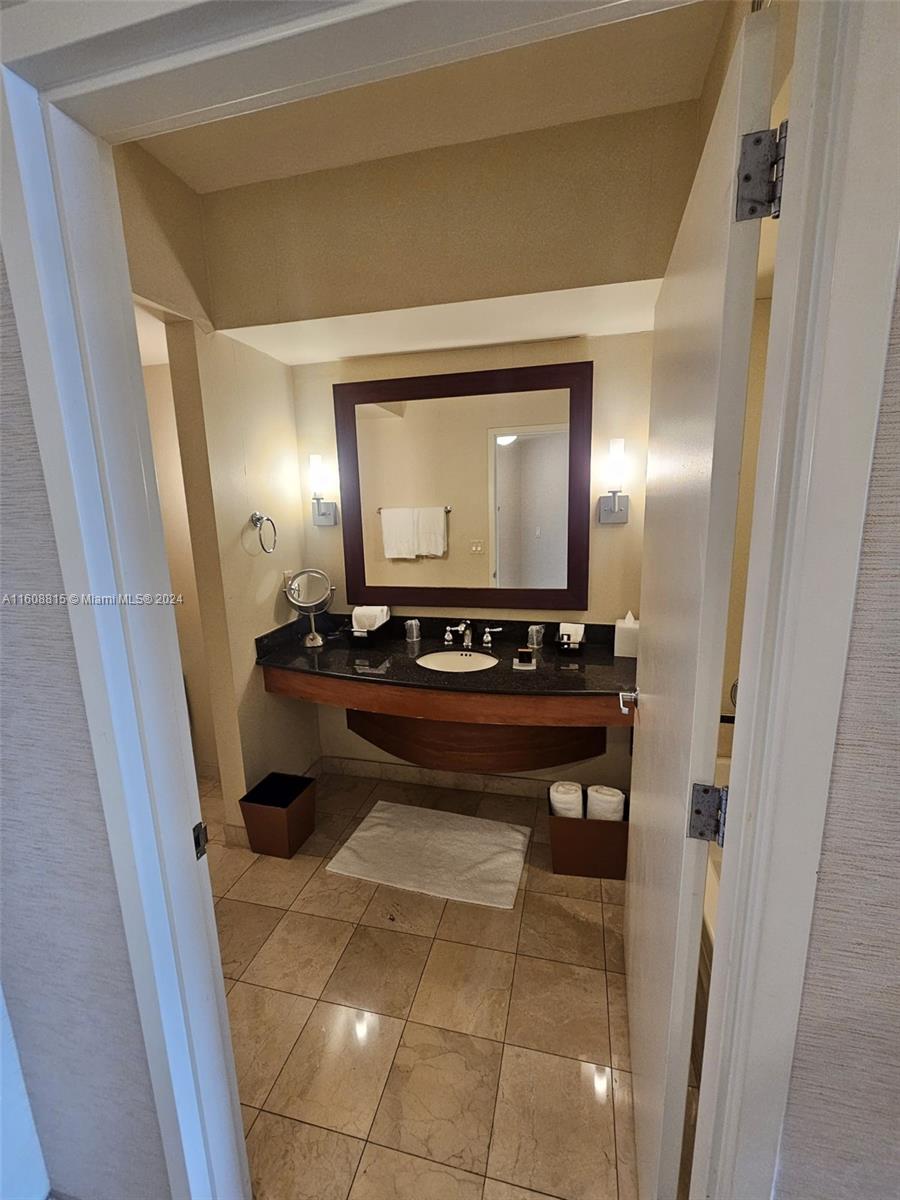 Residential in Sunny Isles Beach 2
