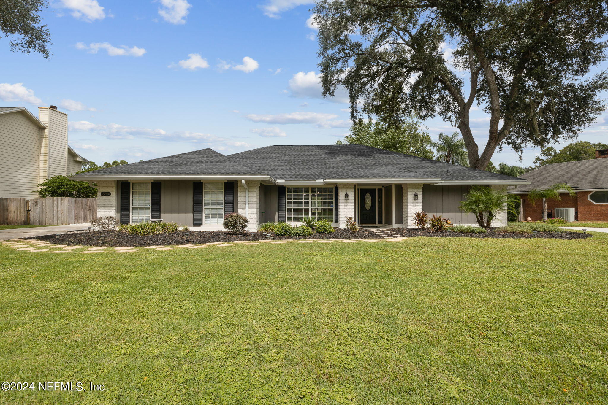 Carters Grove Ln, Jacksonville, FL 32223