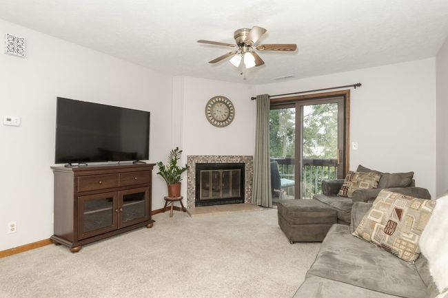 APT-20 - 109 Urban St, Home with 2 bedrooms, 1 bathrooms and 1 parking in Bloomington IL | Image 8