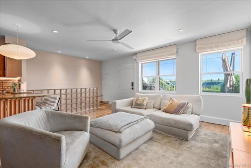 18a-10012 Shore Front Pkwy, Rockaway Park, NY, 11694-2922 | Card Image