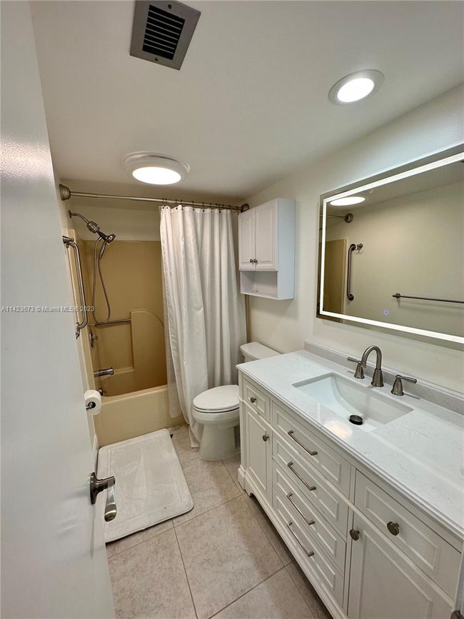 APT-101 - 31 Plantation Dr, Condo with 2 bedrooms, 2 bathrooms and null parking in Vero Beach FL | Image 18