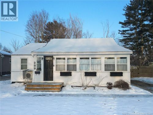 209 Carney St, Fredericton, NB, E3A3A3 | Card Image