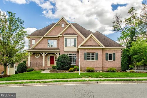 9005 Edgepark Rd, VIENNA, VA, 22182-1704 | Card Image