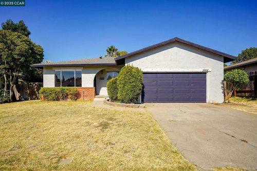2928 El Monte Way, Antioch, CA, 94509-4522 | Card Image
