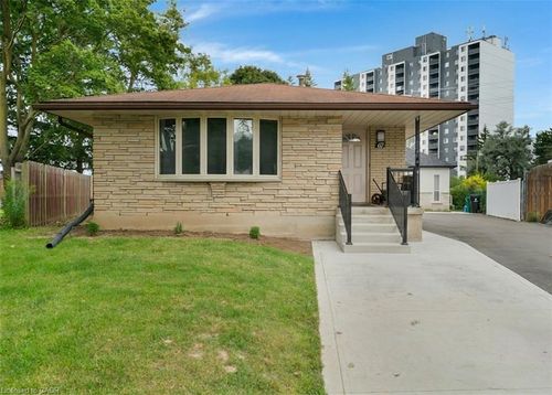 upper-67 Kimberly Cres, Kitchener, ON, N2E1C8 | Card Image
