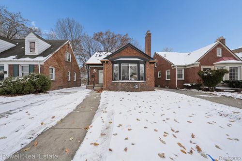 16575 Pinehurst St, Detroit, MI, 48221-2837 | Card Image