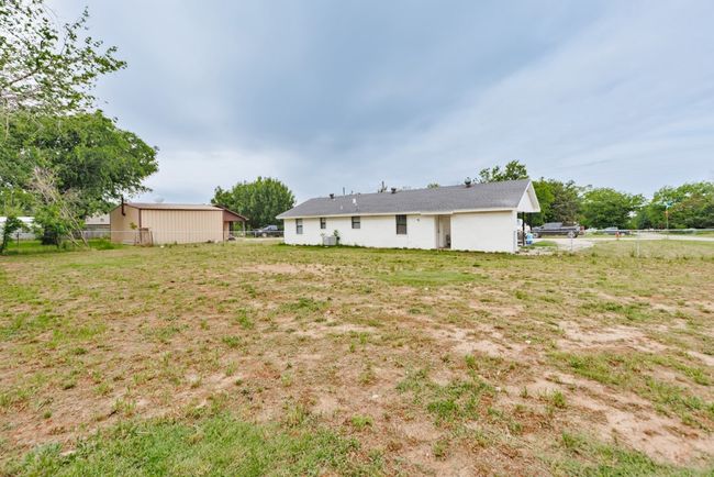 510 N Proctor St, House other with 3 bedrooms, 2 bathrooms and null parking in Alvord TX | Image 4