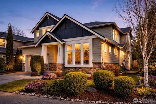 12066 167th Pl Ne, Redmond, WA, 98052-2754 | Card Image