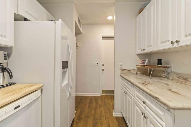 57 - 672 White Pine Tree Rd, Condo with 2 bedrooms, 2 bathrooms and null parking in VENICE FL | Image 12