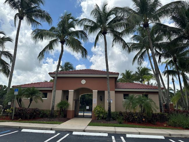 APT-205 - 3474 Briar Bay Blvd, Condo with 2 bedrooms, 2 bathrooms and null parking in West Palm Beach FL | Image 6