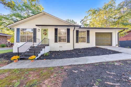 83 Sunset Ln, Newnan, GA, 30263-2844 | Card Image