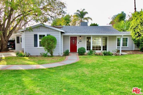 8421 Darby Ave, Northridge, CA, 91325-3707 | Card Image