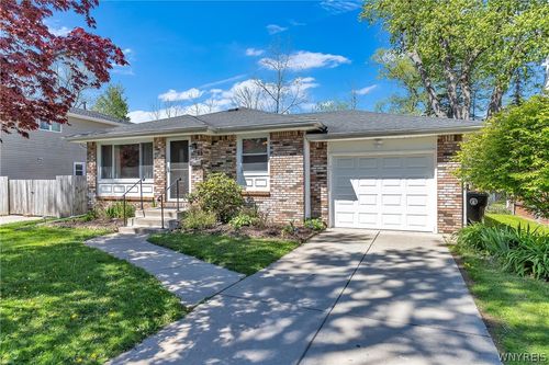 43 Glendale Dr, Lancaster, NY, 14086-2623 | Card Image
