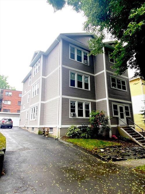 25 Bridgeport St, Worcester, MA, 01604-4503 | Card Image