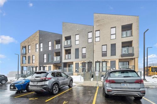 40 Urbane Blvd, Kitchener, ON, N2E0J4 | Card Image