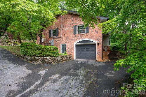 200 Allen Mountain Dr, Black Mountain, NC, 28711-2604 | Card Image