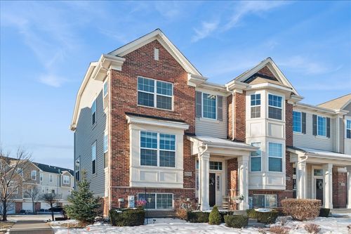 6540 Lilac Blvd, Hanover Park, IL, 60133-3977 | Card Image