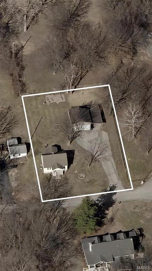 3153 Sunrise Ln, Oakville, MO, 63129-1733 | Card Image