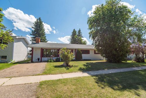 4617 52 Avenue, Bentley, AB, T0C0J0 | Card Image