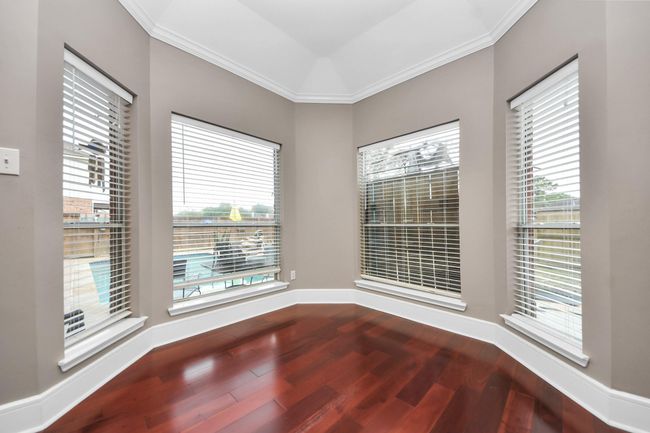 Extra chill space in your master bedroom | Image 20