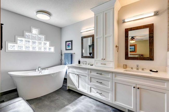 131 Patterson Drive Sw, House other with 5 bedrooms, 4 bathrooms and 4 parking in Calgary AB | Image 35