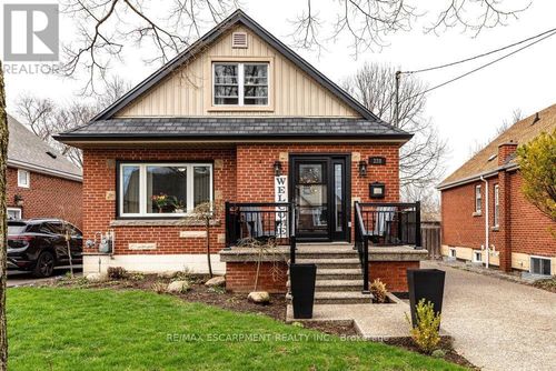328 E 19th St, Hamilton, ON, L9A4S8 | Card Image