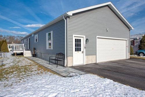 16-16 Jason Way, West Bridgewater, MA, 02379-1292 | Card Image