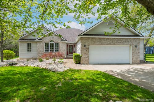 297 Carriage Way, Davison, MI, 48423-1488 | Card Image