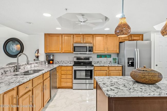 304 - 1919 Highway A1a, Condo with 3 bedrooms, 2 bathrooms and null parking in Indian Harbour Beach FL | Image 8